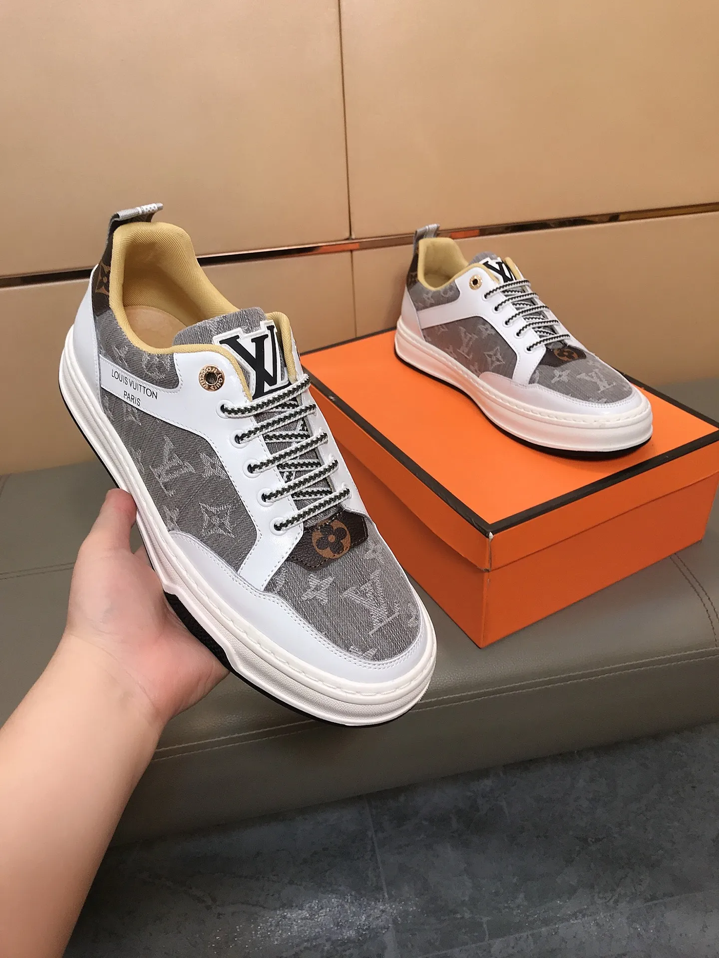 Ex-factory price 380🔥🆕Hot model [Louis Vuitton] LV🔝New Korean style casual men's shoes, high-end brand, the upper is made of Italian imported cowhide + brand printed fabric, and pigskin feet are made🔥, making walking more convenient and comfortable! Amazing work [color]! Create a fashionable personality to set off your uniqueness! A must-have for trendy men! Classic🔥Size: 38-44